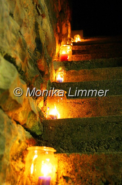 IMG_0796_Kerzen auf der Treppe.jpg